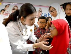 Ibu Selvi Gibran Rakabuming Bersama Seruni KMP Meninjau Pelaksanaan Program Cek Kesehatan Gratis