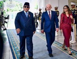 Suasana Hangat dan Meriah Mewarnai Halaman Istana Merdeka saat Presiden Republik Federasi Brasil Luiz Inácio Lula da Silva Beserta Ibu Negara Rosangela (Janja) Lula da Silva Tiba untuk Menghadiri Upacara Penyambutan Kenegaraan