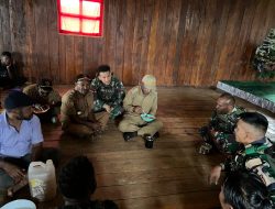 Satgas Yonif 751/VJS Antar Warga Mimin Kembali ke Kampung Setelah 9 Bulan Mengungsi