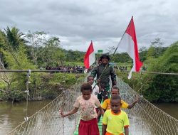 TNI Satukan Kembali Harapan Warga Iwur Lewat Pemulihan Jembatan Putus