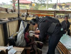 Satgas Ops Damai Cartenz Gelar Pemeriksaan Kesehatan dan Interaksi Humanis Bersama Masyarakat Sinak