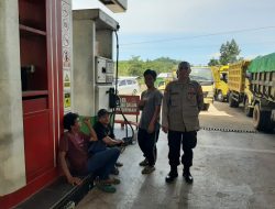 Pantau Aktivitas SPBU, Polisi Mandor Sigap Jaga Ketertiban di Tengah Masyarakat