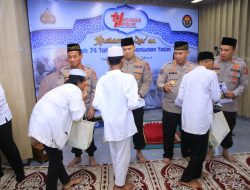 Wujud Peduli Sesama, Humas Polri Berikan Tali Asih Kepada 100 Anak Yatim pada Khatanan HUT Ke-74