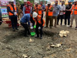 Walikota Sorong Melaksanakan Peletakan Batu Pertama Ruang Terbuka Publik Remu: Wujud Nyata Kota Sorong Menuju Kota Modern dan Hijau