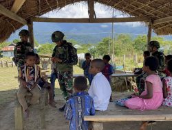 Senyum Sapa Salam Satgas Yonif 521/DY Merebut Hati Masyarakat dengan Berbagi Kasih