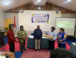 Wali Kota Sorong Serahkan Alat Laparoskopi ke RSUD Selebesolu: Komitmen Majukan Kesehatan dan Fokuskan Pendidikan Gratis untuk Papua