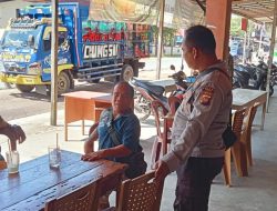 Rutinitas Personel Polsek Mempawah Sambangi Pertokoan dan Pusat Keramaian Titipkan Pesan Kamtibmas