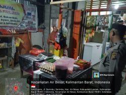 Patroli Malam, Polisi Sambangi Pemilik Warung: Wujudkan Rasa Aman di Tengah Warga