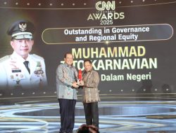 Tito Karnavian Raih Penghargaan CNN Indonesia Awards 2025