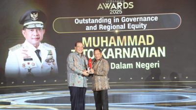 Tito Karnavian Raih Penghargaan CNN Indonesia Awards 2025