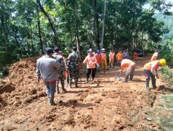 Respons Cepat TNI-Polri dan PUPR Tangani Longsor Akibat Hujan Deras di Trenggalek