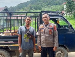 Kanit Binmas Polsek Sebangki Aipda Suriyansyah Sambangi Warga, Titip Pesan Kamtibmas dan Ajak Jaga Kondusifitas