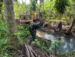 Satgas TMMD ke-126 Kodim 0818 Gencarkan Normalisasi Irigasi di Desa Lebakharjo untuk Cegah Banjir dan Dukung Pertanian