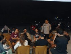 Polisi Sapa Remaja Saat Patroli Malam, Ajak Bersama Perangi Narkoba