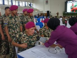 Tingkatkan Rasa Kepedulian Terhadap Sesama, Prajurit Yonif 2 Laksanakan Donor Darah Peringati HUT Korps Marinir ke-80