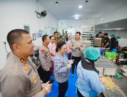 Kapolri dan Ketua Komisi IV DPR Tinjau SPPG YKB Polres Karanganyar, Dukung Penuh Program MBG