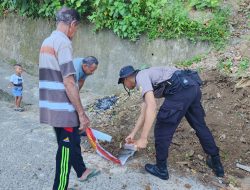 Siswa Bintara Polri Angkatan 53 SPN Polda Maluku Jalankan Program “Live In” di Desa Larike: Wujud Nyata Kepedulian dan Pengabdian Polisi untuk Rakyat