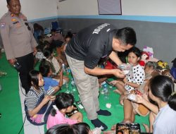 Polres Metro Jakarta Barat Beri Dukungan Kesehatan dan Trauma Healing untuk Korban Kebakaran Duri Selatan