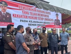 Polres Bener Meriah Hadiri Pemusnahan Barang Bukti Yang Telah Memiliki Kekuatan Hukum Tetap di Kejari Bener Meriah