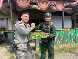 HUT ke-80 Brimob Jadi Momentum Kebersamaan: Satgas Yonif 700/Wyc Lakukan Anjangsana ke Apkam Satgas Damai Cartenz di Ilaga