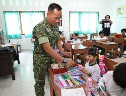 Kasdim 0418/Palembang Bagikan 1.000 Nasi Kotak di SD Kartika II-3, Wujud Kepedulian Kodam II/Sriwijaya