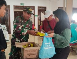 Babinsa Joyotakan Bantu Pendistribusian Beras Dari Bulog