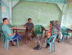 Babinsa Tanah Luas Jalin Silaturahmi, Bahas Kondisi Keamanan Desa