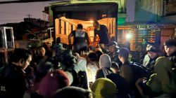 Yonkav 6/NK Kerahkan Pasukan Bantu Evakuasi Warga Terdampak Banjir di Tanjung Gusta