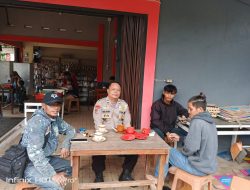 Sentuhan Humanis Polisi: Patroli Siang Sekaligus Beri Edukasi Kamtibmas