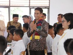 Kunjungi Sekolah Rakyat, Wamendagri Wiyagus Apresiasi Pendidikan Karakter