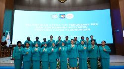 Tri Tito Lantik Anggieta Bestari Tabo sebagai Ketua TP PKK dan Tim Pembina Posyandu Papua Pegunungan