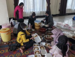 Kapolres Bener Meriah bersama Bhayangkari PC Bener Meriah menyalurkan bantuan dari Paguyuban Akpol 2005 Thatya Dharaka