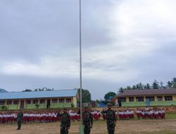 ‎Satgas Yonif 123/Rajawali Menggelar Upacara Bendera Bersama Siswa SD YPPK di Kampung Mur