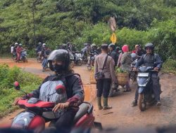 Kapolres Aceh Tengah Pimpin Langsung Pengawalan Pendistribusian Bantuan Berupa Beras dan Minyak Goreng ke Gampong Gelampang Gadeng
