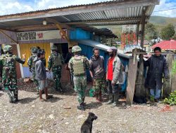 Senyum, Sapa, Salam Satgas Yonif 521/DY Kegiatan Komsos di Distrik Bolakme