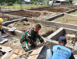 Babinsa Klego Turun Tangan Bantu Warga Cor Pondasi Rumah, Wujud Nyata Kepedulian TNI di Tengah Masyarakat