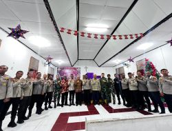 Polres Maybrat Gelar Ibadah Natal Oikumene Bertema “Allah Hadir untuk Menyelamatkan Keluarga”
