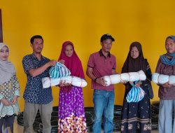 Desa Resang Bagikan Alat Tangkap Jaring Ikan Pantai Pinggir Sama Bubu Ketam Kepada Warga Masyarakat Nelayan