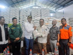 2.049 KK Terdampak Bencana di Kabupaten Bima Terima Bantuan Beras