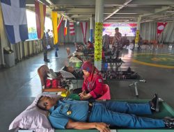 Semarak HUT Armada RI, KRI Balongan-908 Hadir di Tengah Rakyat Biak Lewat Open Ship, Baksos dan Bakkes