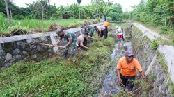 Tiga Pilar Bersinergi, Aksi Karya Bakti Bersama Kodim 0808/Blitar Memperingati Hari Juang Kartika Di Kelurahan Klampok