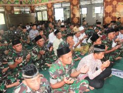 Doa Bersama di Masjid An Nuur, Jejak Keakraban TNI AD dan Warga Trenggalek