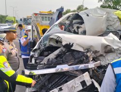 Diduga Microsleep, Kecelakaan Maut di Tol Malang–Pandaan Tewaskan Dua Penumpang Hiace