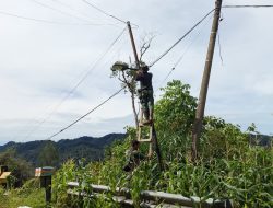 Satgas Gulbencal Kodam I/BB Pasang Lampu Tenaga Surya di Desa Mardame