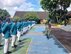 Dua Anggota Koramil 07/Ngemplak Sleman Bentuk Sikap dan Kepribadian Siswa