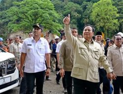 Presiden Prabowo Tinjau Langsung Proses Pembangunan Jalan