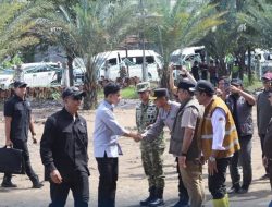 Kapolda Aceh Dampingi Wapres Gibran Tinjau Wilayah Terdampak Banjir di Sejumlah Titik Kabupaten Pidie Jaya