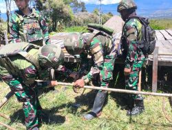 Binter Damai itu Indah Satgas Yonif 521/DY Gotong Royong Renovasi Taman Menyambut Natal di Papua Pegunungan