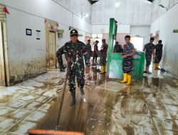 Personel Koramil 20/Pante Bidari Laksanakan Karya Bakti di Puskesmas Pante Bidari