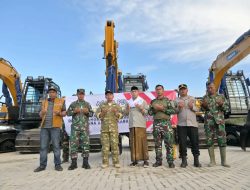 Tiga Grab Excavator Bantuan Presiden RI Tiba di Pidie Jaya, Dukung Percepatan Penanganan Pasca Bencana